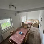 Saray House Apartmán *