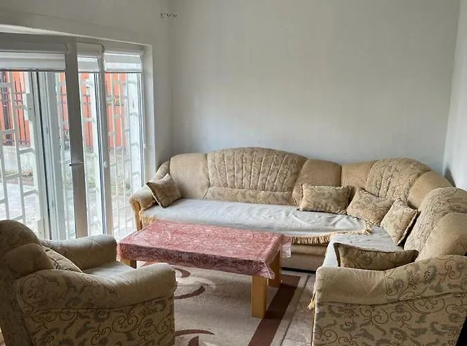 Saray House 公寓 *